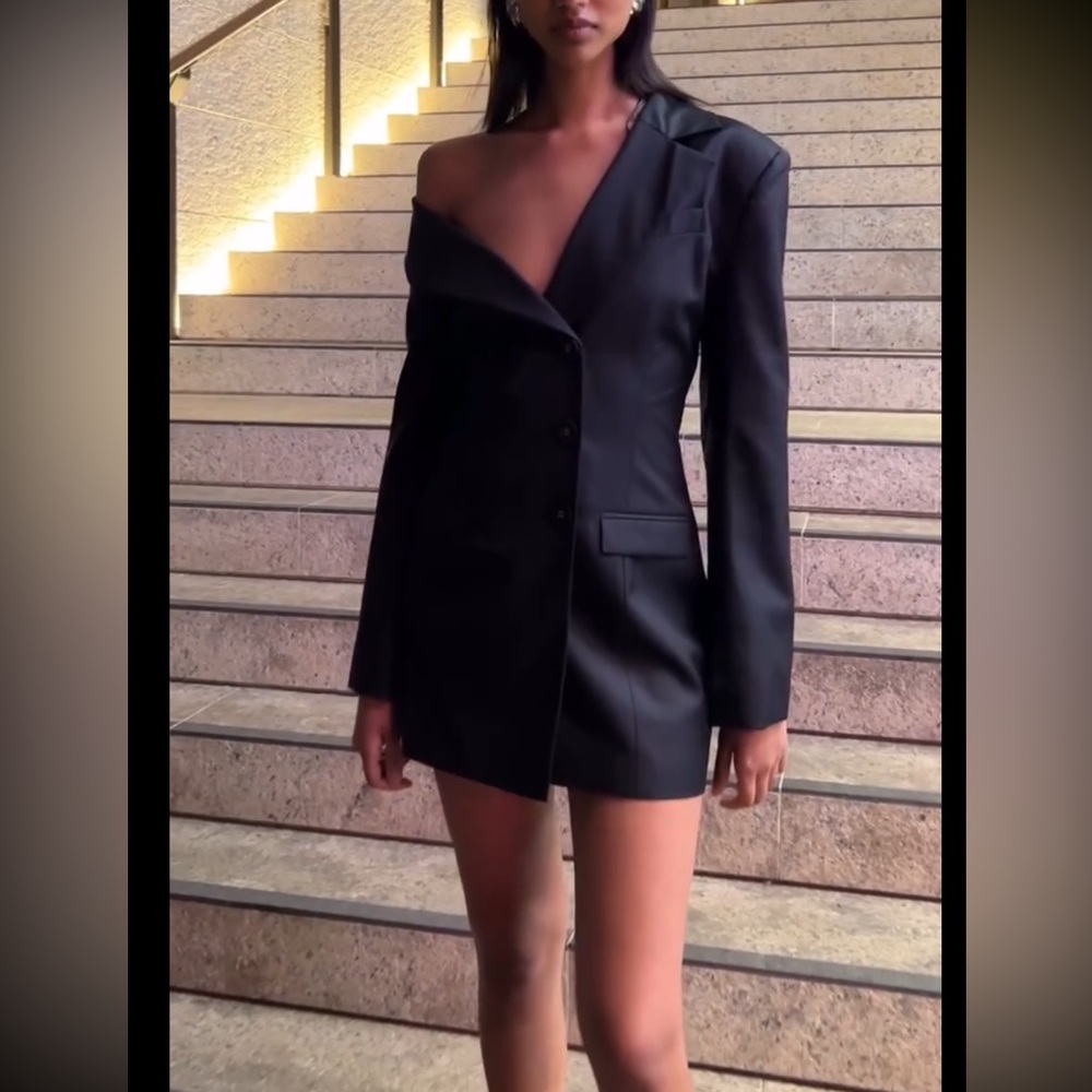 Anna Quan Blazer Dress - Picture 2 of 6